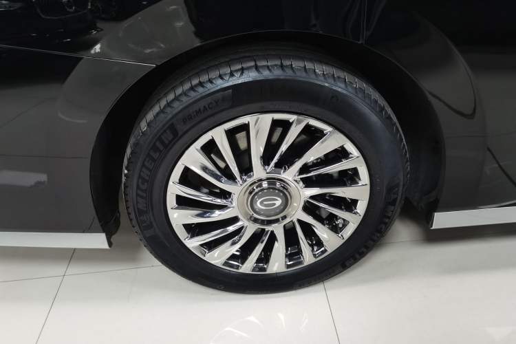 Used GAC Trumpchi M8 2025 Zongshi Series Super Hybrid Edition Right Rear Wheel Hub