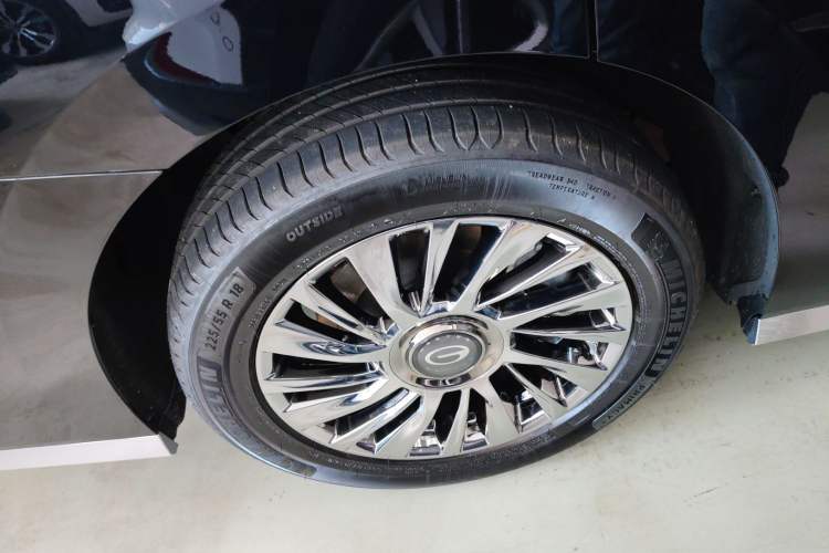 Used GAC Trumpchi M8 2025 Zongshi Series Super Hybrid Edition Right Rear Wheel Hub