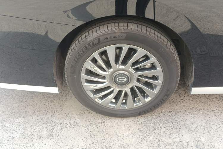 Used GAC Trumpchi M8 2025 Zongshi Series Super Hybrid Edition Right Rear Wheel Hub