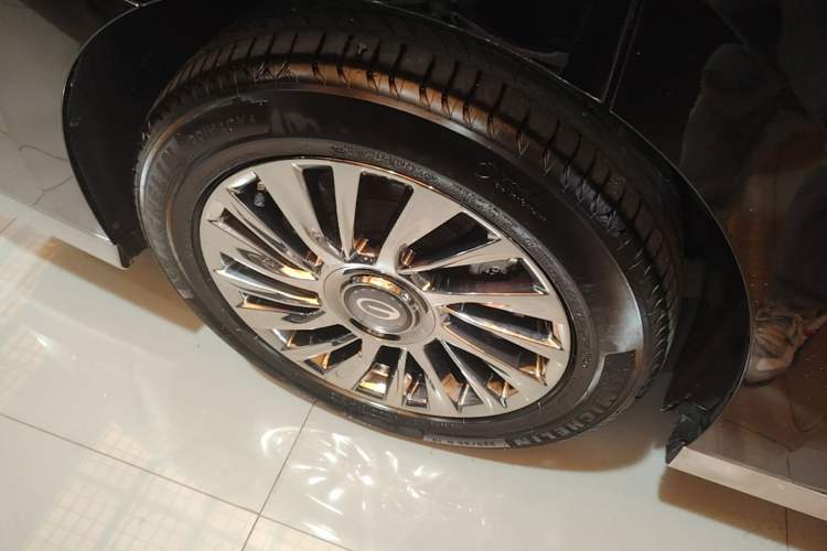 Used GAC Trumpchi M8 2025 Zongshi Series Super Hybrid Edition Right Rear Wheel Hub