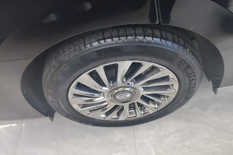 Used GAC Trumpchi M8 2025 Zongshi Series Super Hybrid Edition Right Rear Wheel Hub