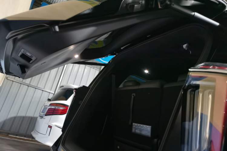 Used GAC Trumpchi M8 2025 Zongshi Series Super Hybrid Edition Trunk