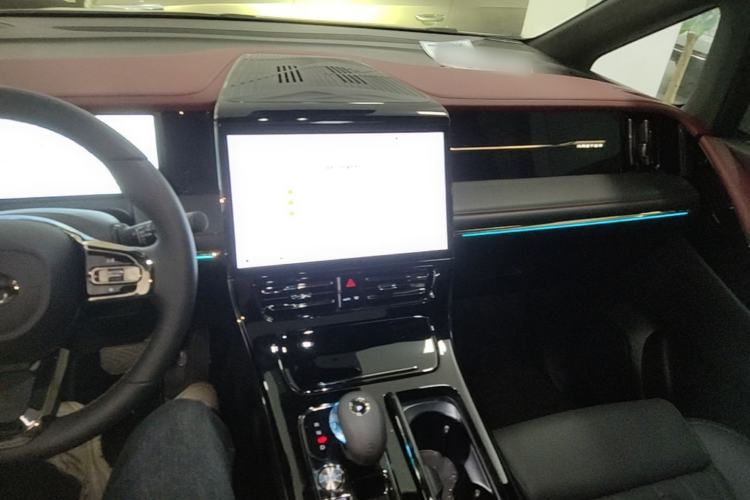 Used GAC Trumpchi M8 2025 Zongshi Series Super Hybrid Edition Center Console