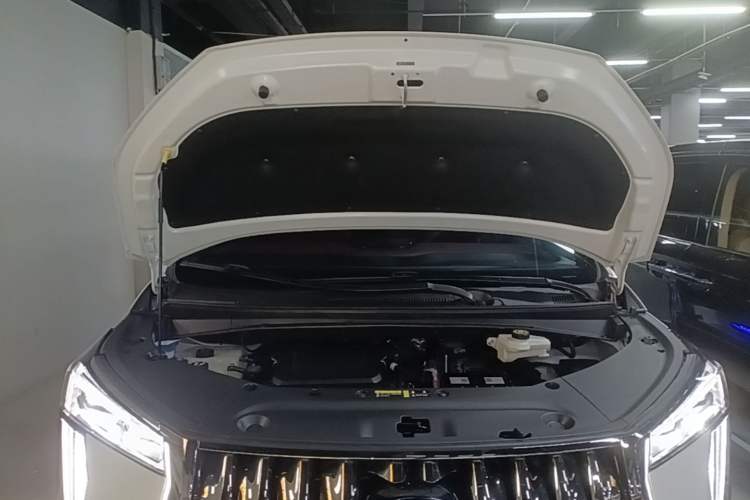 Used GAC Trumpchi M8 2025 Zongshi Series Super Hybrid Edition Engine Bay