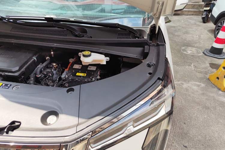 Used GAC Trumpchi M8 2025 Zongshi Series Super Hybrid Edition Engine Bay Left