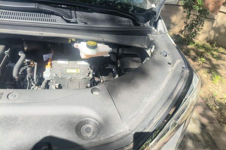 Used GAC Trumpchi M8 2025 Zongshi Series Super Hybrid Edition Engine Bay Left