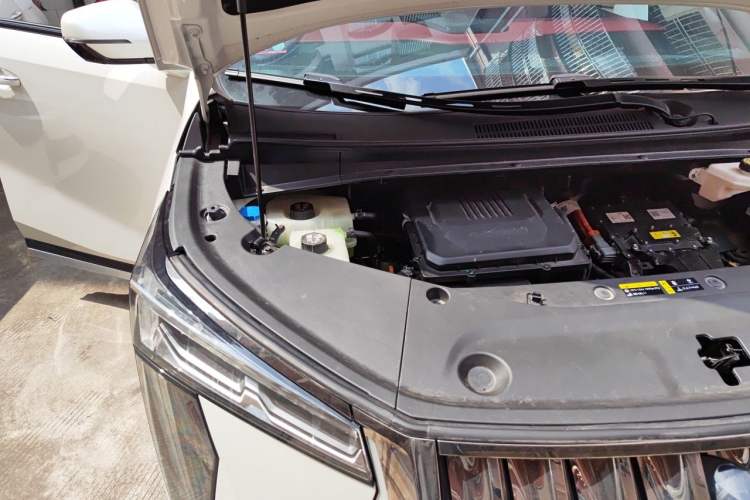 Used GAC Trumpchi M8 2025 Zongshi Series Super Hybrid Edition Engine Bay Right