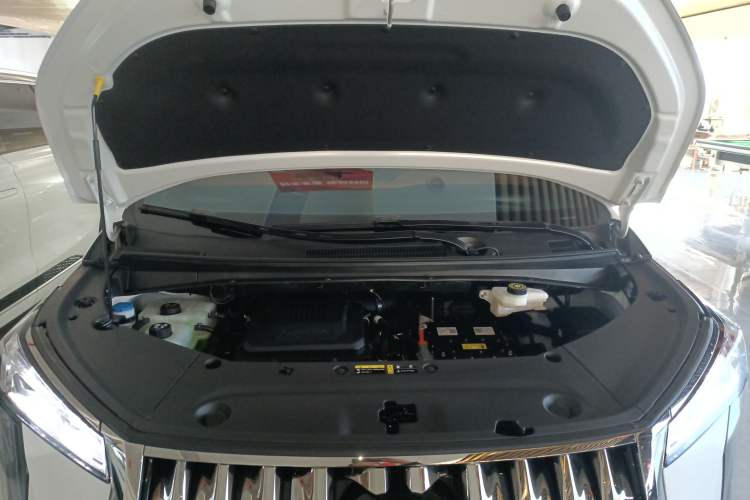 Used GAC Trumpchi M8 2025 Zongshi Series Super Hybrid Edition Engine Bay