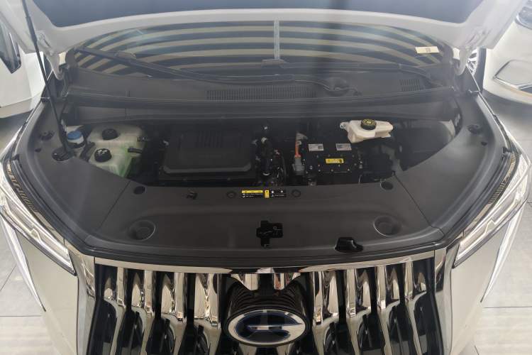 Used GAC Trumpchi M8 2025 Zongshi Series Super Hybrid Edition Engine Bay