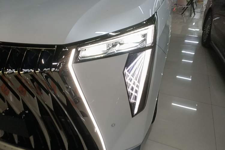 Used GAC Trumpchi M8 2025 Zongshi Series Super Hybrid Edition Left Front Headlight