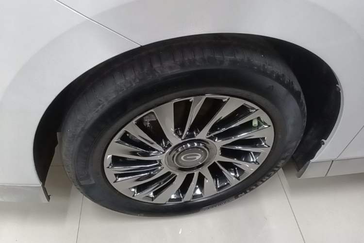Used GAC Trumpchi M8 2025 Zongshi Series Super Hybrid Edition Left Front Wheel Hub