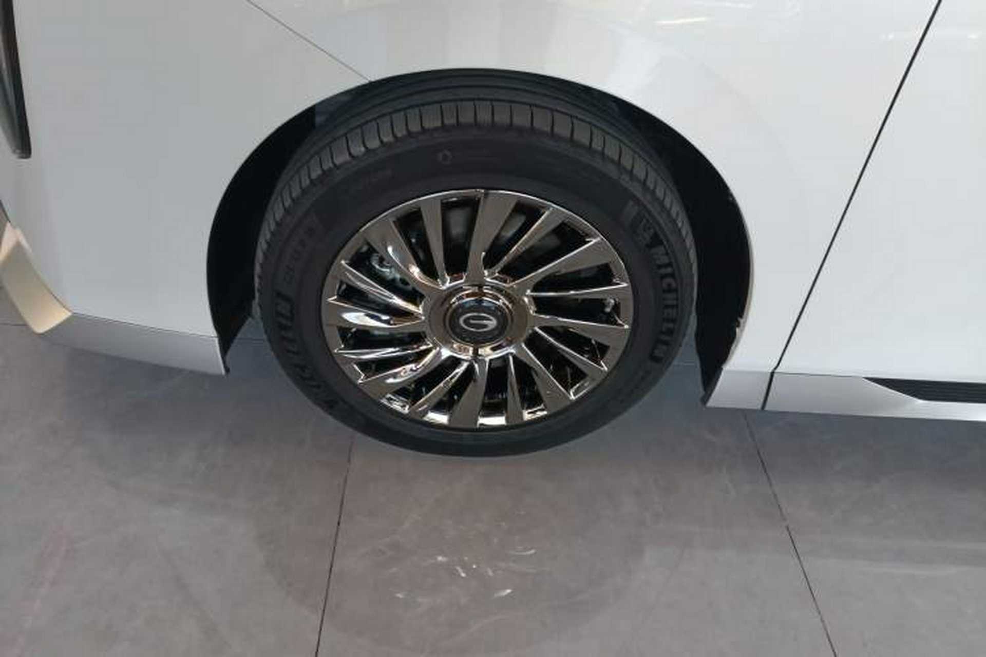 Used GAC Trumpchi M8 2025 Zongshi Series Super Hybrid Edition Left Front Wheel Hub
