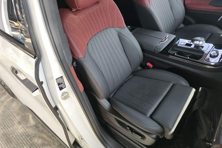 Used GAC Trumpchi M8 2025 Zongshi Series Super Hybrid Edition Right Front Seat