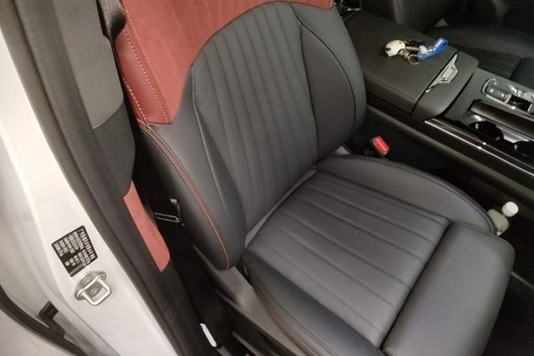 Used GAC Trumpchi M8 2025 Zongshi Series Super Hybrid Edition Right Front Seat