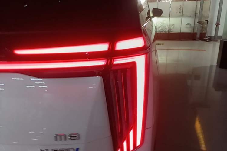 Used GAC Trumpchi M8 2025 Zongshi Series Super Hybrid Edition Right Rear Taillight