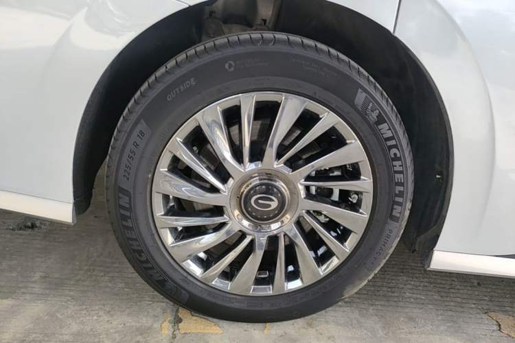 Used GAC Trumpchi M8 2025 Zongshi Series Super Hybrid Edition Right Rear Wheel Hub