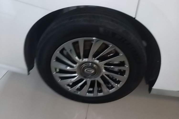 Used GAC Trumpchi M8 2025 Zongshi Series Super Hybrid Edition Right Rear Wheel Hub