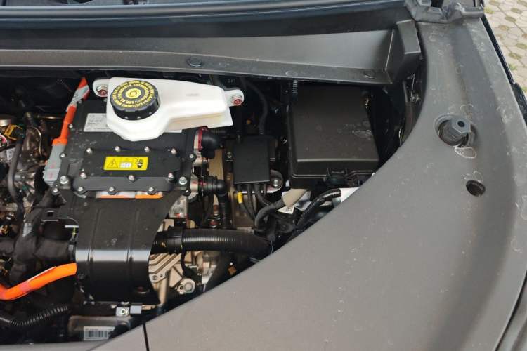 Used GAC Trumpchi M8 2026 Model HEV Supreme Edition Engine Bay Left