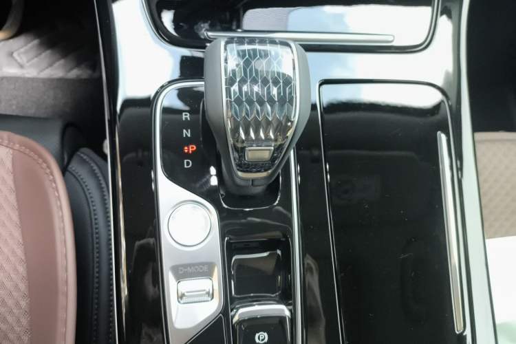 Used GAC Trumpchi M8 2026 Model 2.0T Prestige Edition Gear Lever