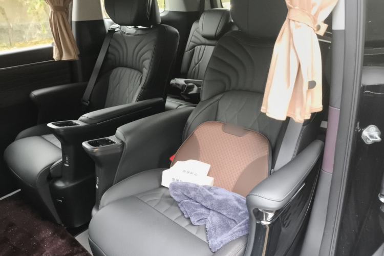 Used GAC Trumpchi M8 2026 Model 2.0T Prestige Edition Left Rear Seat