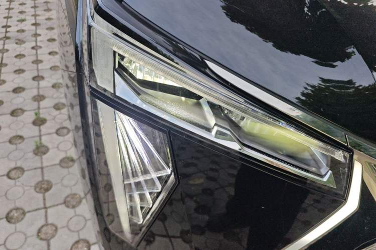 Used GAC Trumpchi M8 2026 Model HEV Supreme Edition Right Front Headlight