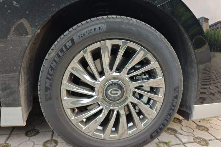 Used GAC Trumpchi M8 2026 Model HEV Supreme Edition Right Front Wheel Hub