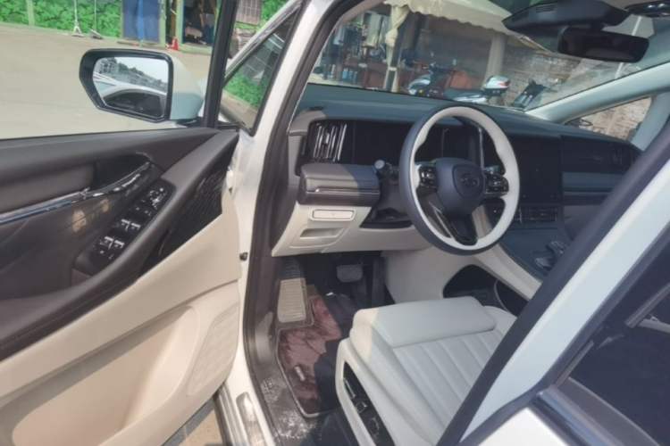 Used GAC Trumpchi M8 2026 Model HEV Supreme Edition Driver Seat