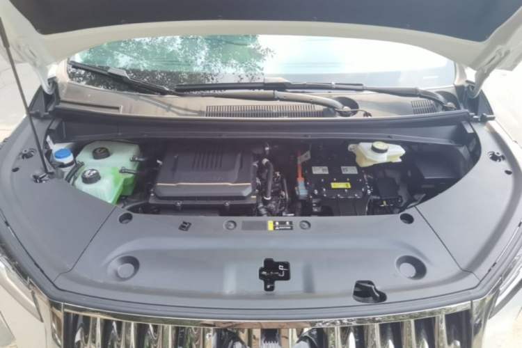 Used GAC Trumpchi M8 2026 Model HEV Supreme Edition Engine Bay