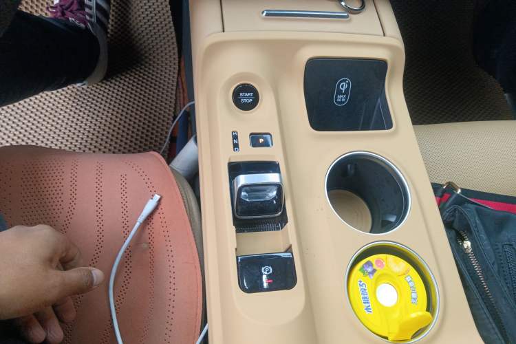 Used GAC Trumpchi E8 2024 Honor Series 2.0L Honor Edition Gear Lever