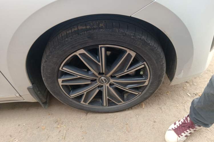 Used GAC Trumpchi E8 2024 Honor Series 2.0L Honor Edition Right Front Wheel Hub