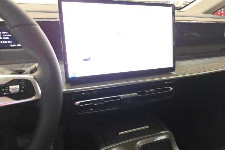 Used GAC Trumpchi E8 2024 Honor Series 2.0L Honor Edition Audio And AC Panel