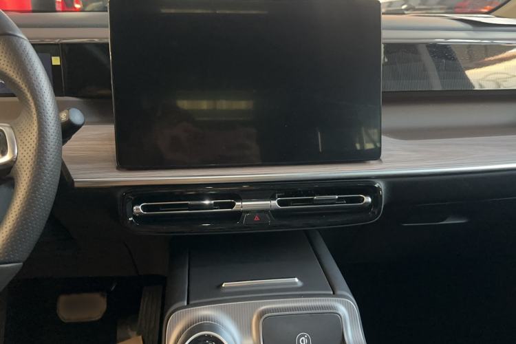 Used GAC Trumpchi E8 2024 Honor Series 2.0L Honor Edition Audio And AC Panel