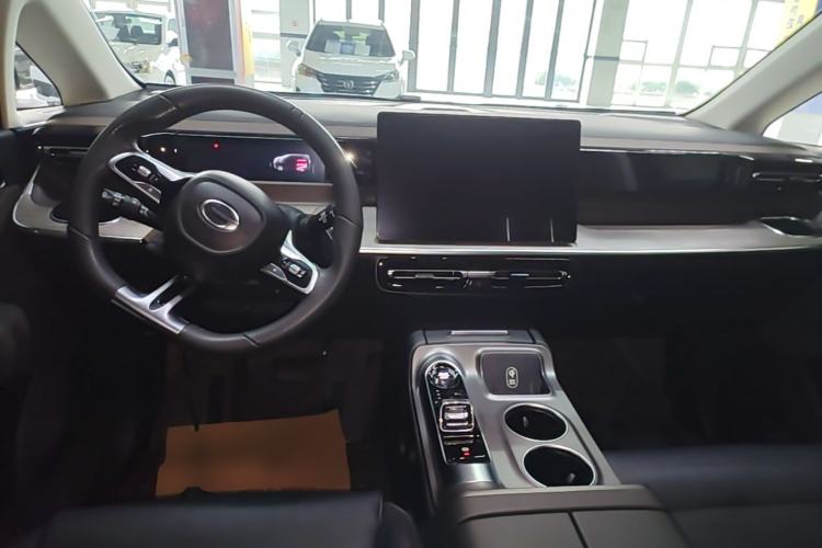 Used GAC Trumpchi E8 2024 Honor Series 2.0L Honor Edition Center Console