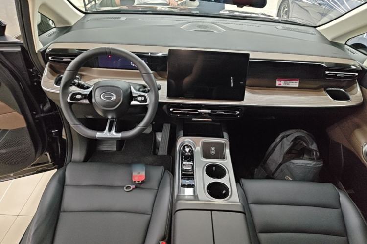 Used GAC Trumpchi E8 2024 Honor Series 2.0L Honor Edition Center Console