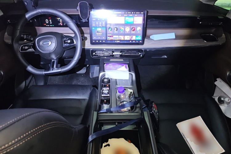 Used GAC Trumpchi E8 2024 Honor Series 2.0L Honor Edition Center Console