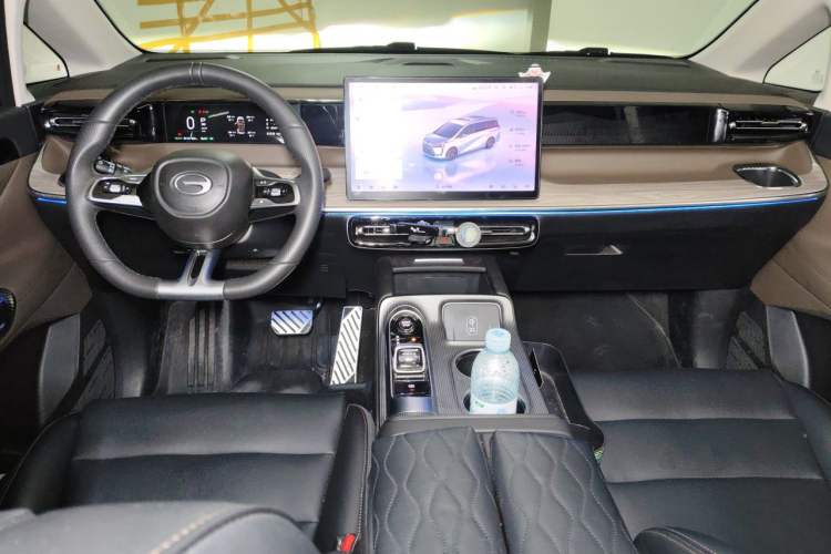 Used GAC Trumpchi E8 2024 Honor Series 2.0L Honor Edition Center Console