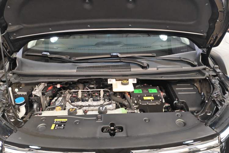 Used GAC Trumpchi E8 2024 Honor Series 2.0L Honor Edition Engine Bay