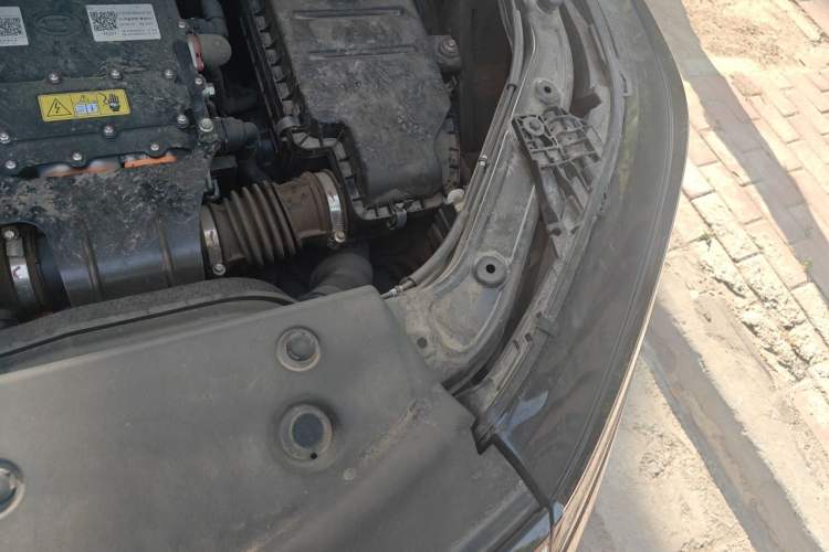 Used GAC Trumpchi E8 2024 Honor Series 2.0L Honor Edition Engine Bay Left