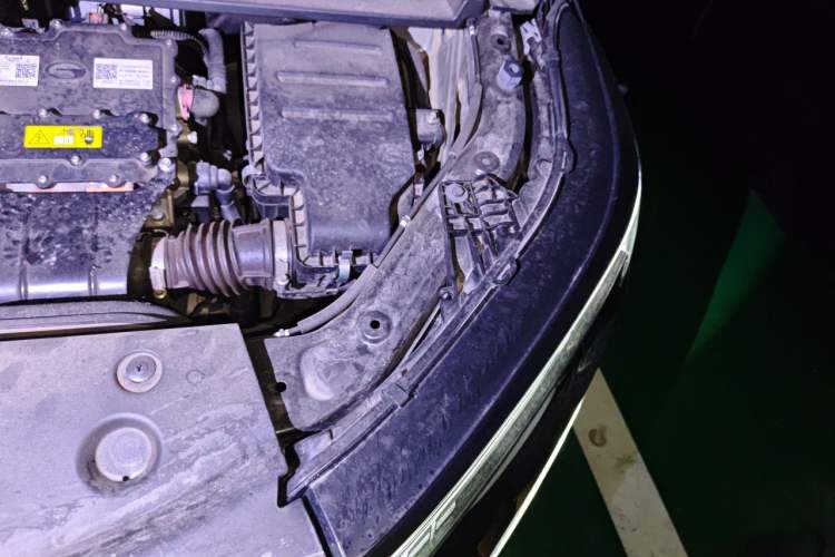 Used GAC Trumpchi E8 2024 Honor Series 2.0L Honor Edition Engine Bay Left