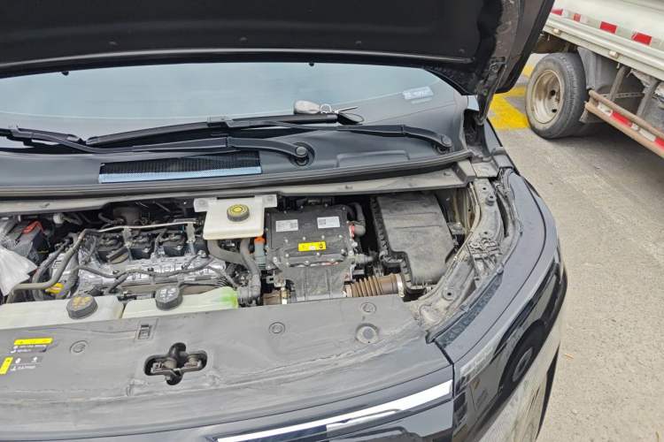 Used GAC Trumpchi E8 2024 Honor Series 2.0L Honor Edition Engine Bay Left