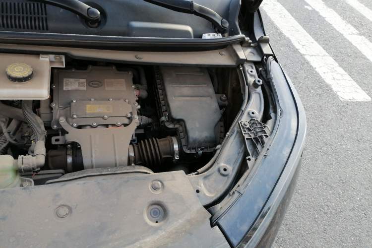 Used GAC Trumpchi E8 2024 Honor Series 2.0L Honor Edition Engine Bay Left
