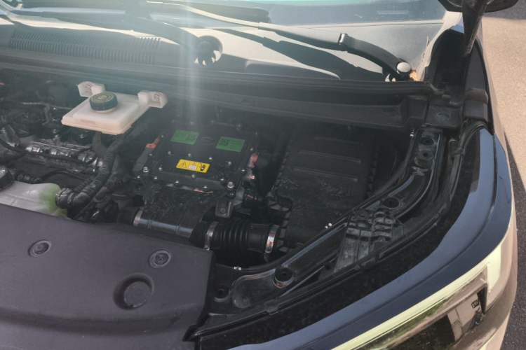 Used GAC Trumpchi E8 2024 Honor Series 2.0L Honor Edition Engine Bay Left