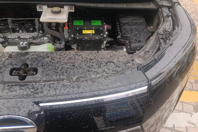 Used GAC Trumpchi E8 2024 Honor Series 2.0L Honor Edition Engine Bay Left