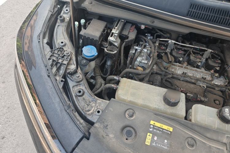 Used GAC Trumpchi E8 2024 Honor Series 2.0L Honor Edition Engine Bay Right