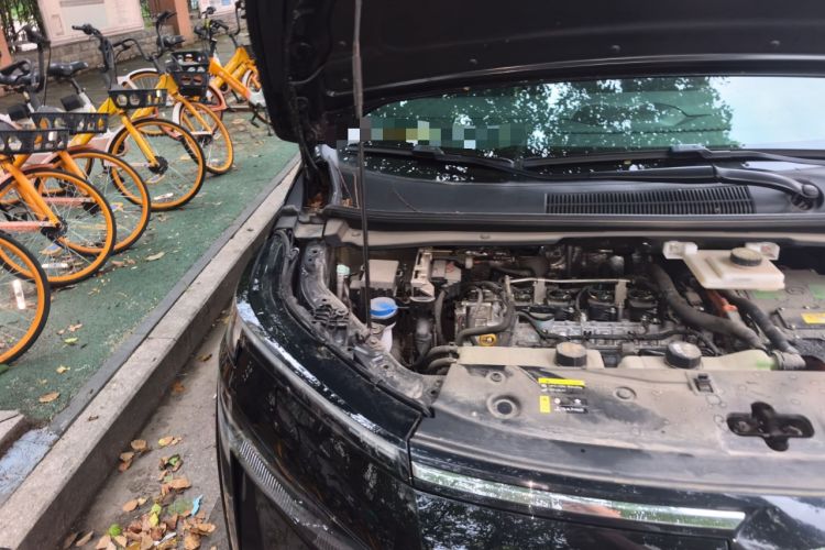 Used GAC Trumpchi E8 2024 Honor Series 2.0L Honor Edition Engine Bay Right
