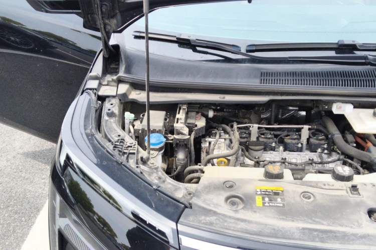 Used GAC Trumpchi E8 2024 Honor Series 2.0L Honor Edition Engine Bay Right