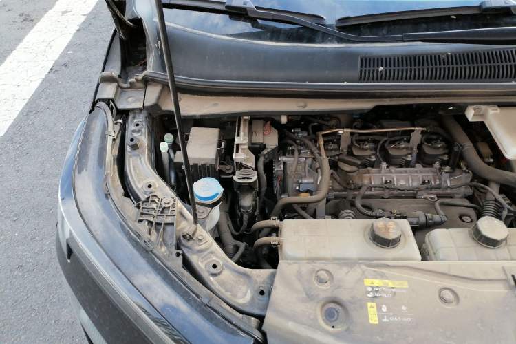 Used GAC Trumpchi E8 2024 Honor Series 2.0L Honor Edition Engine Bay Right