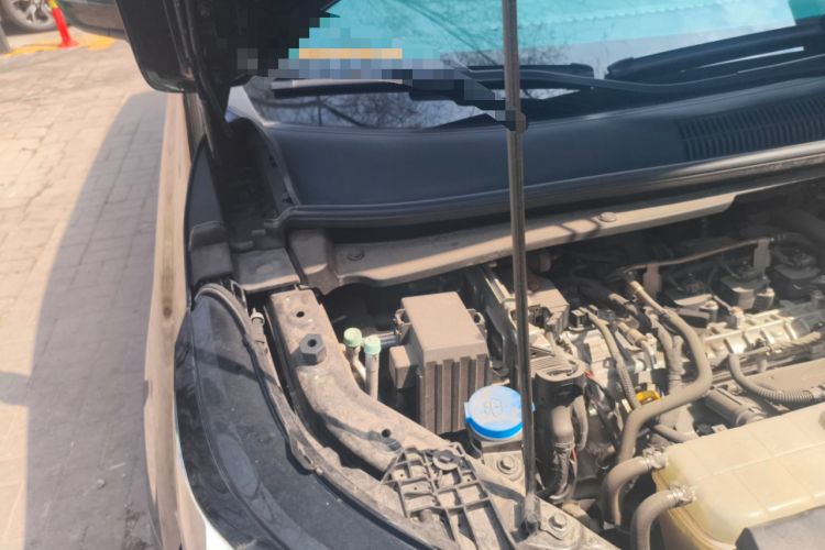 Used GAC Trumpchi E8 2024 Honor Series 2.0L Honor Edition Engine Bay Right