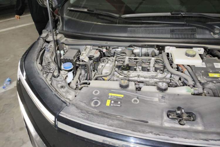 Used GAC Trumpchi E8 2024 Honor Series 2.0L Honor Edition Engine Bay Right