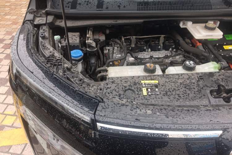 Used GAC Trumpchi E8 2024 Honor Series 2.0L Honor Edition Engine Bay Right